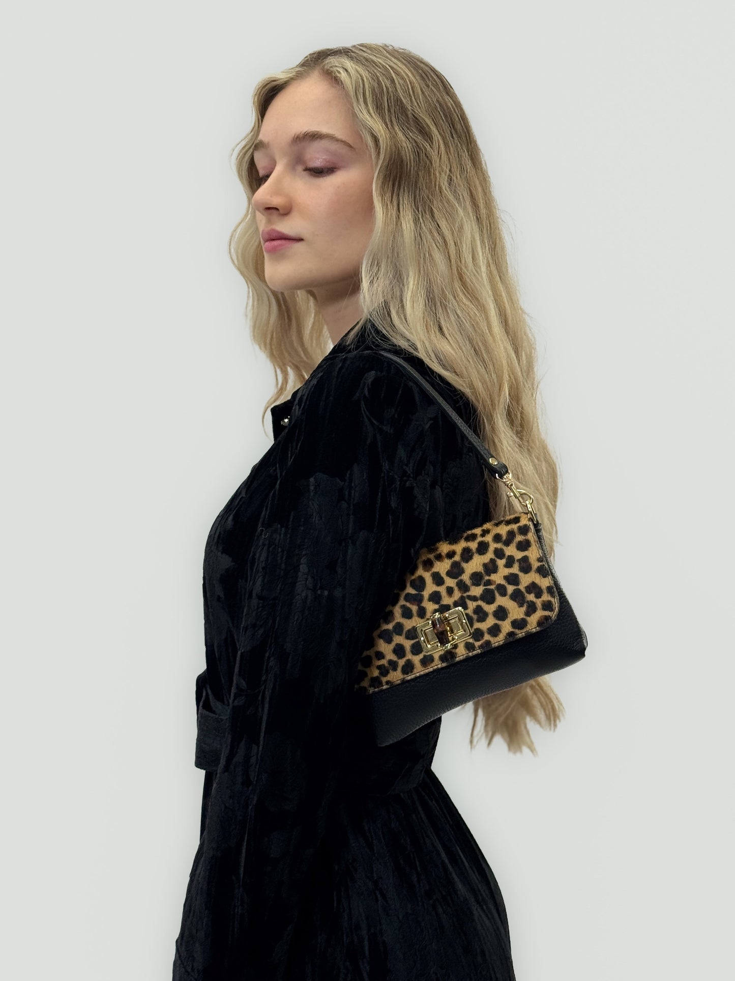 Dorotea – Borsa Elegante Con Fantasia Ricercata E Chiusura Sicura