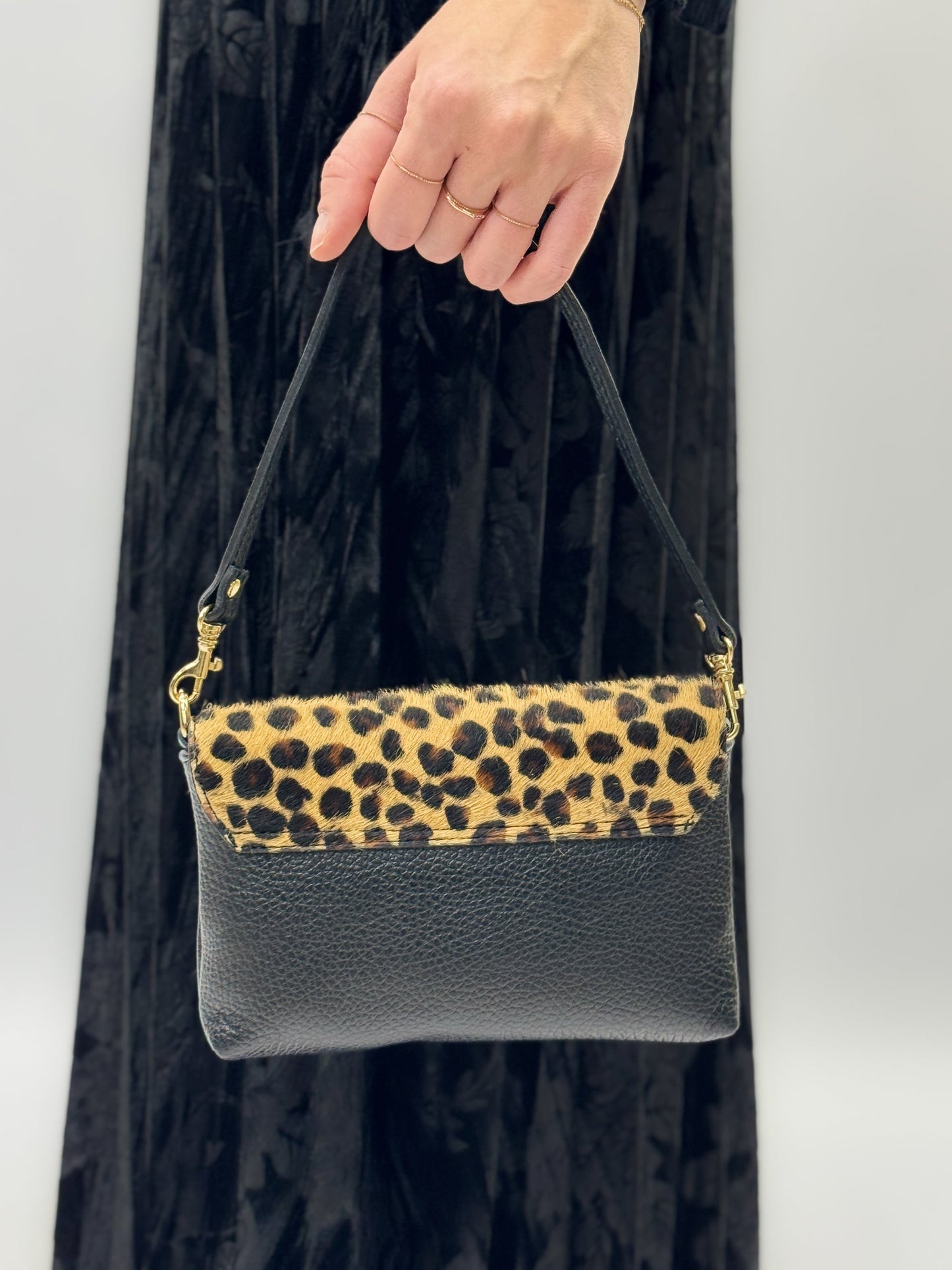 Dorotea – Borsa Elegante Con Fantasia Ricercata E Chiusura Sicura