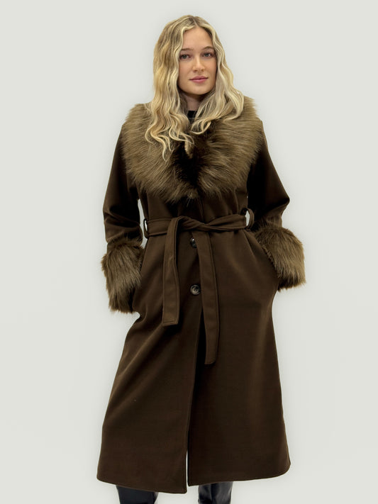 Riviera – Cappotto Lungo con Collo e Polsini Morbidi