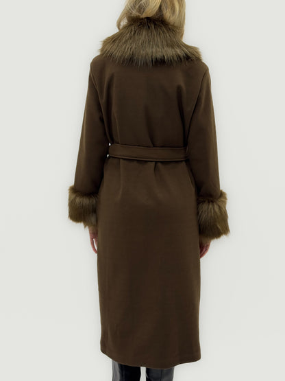 Riviera – Cappotto Lungo con Collo e Polsini Morbidi