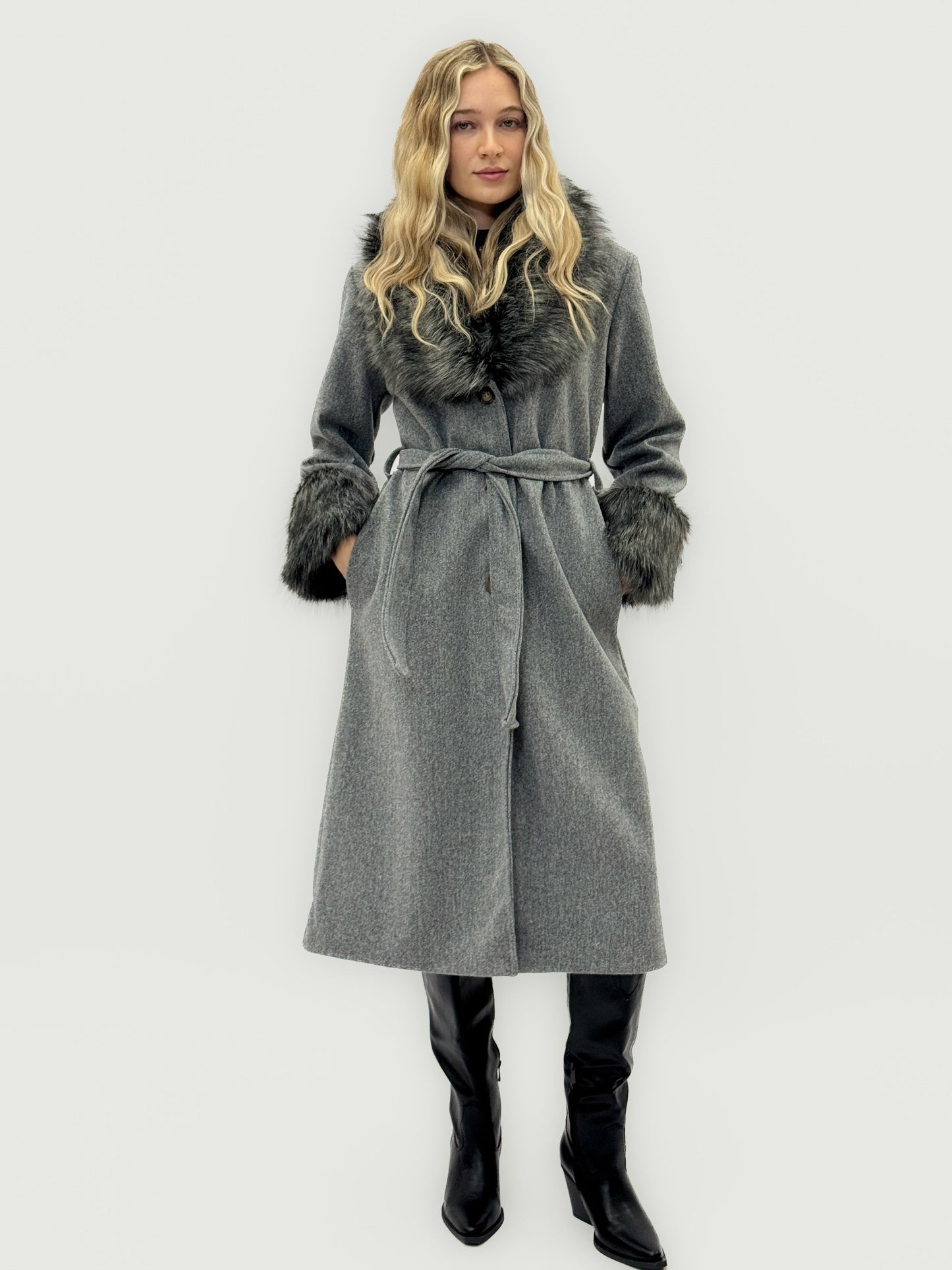 Riviera – Cappotto Lungo con Collo e Polsini Morbidi
