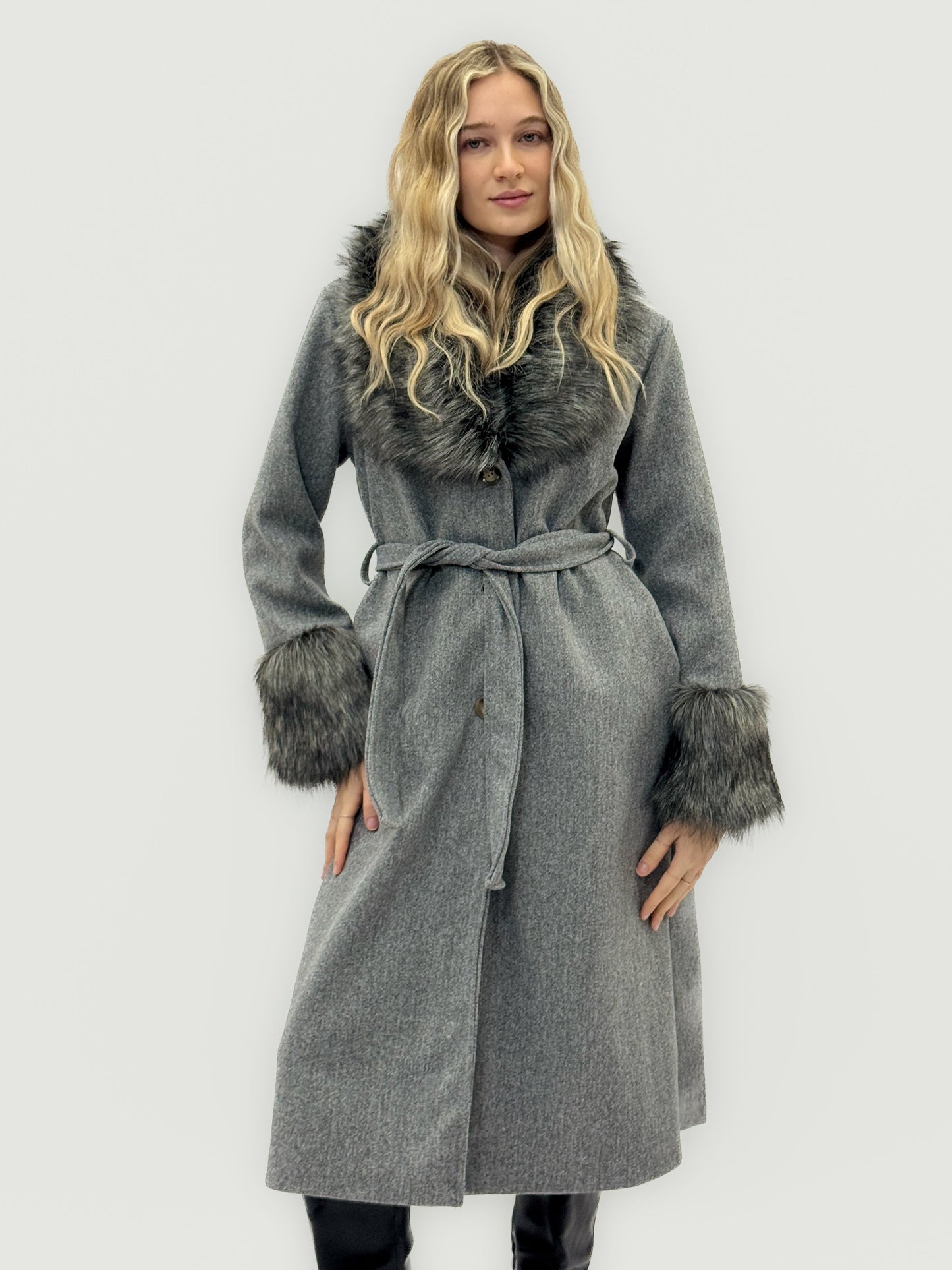 Riviera – Cappotto Lungo con Collo e Polsini Morbidi