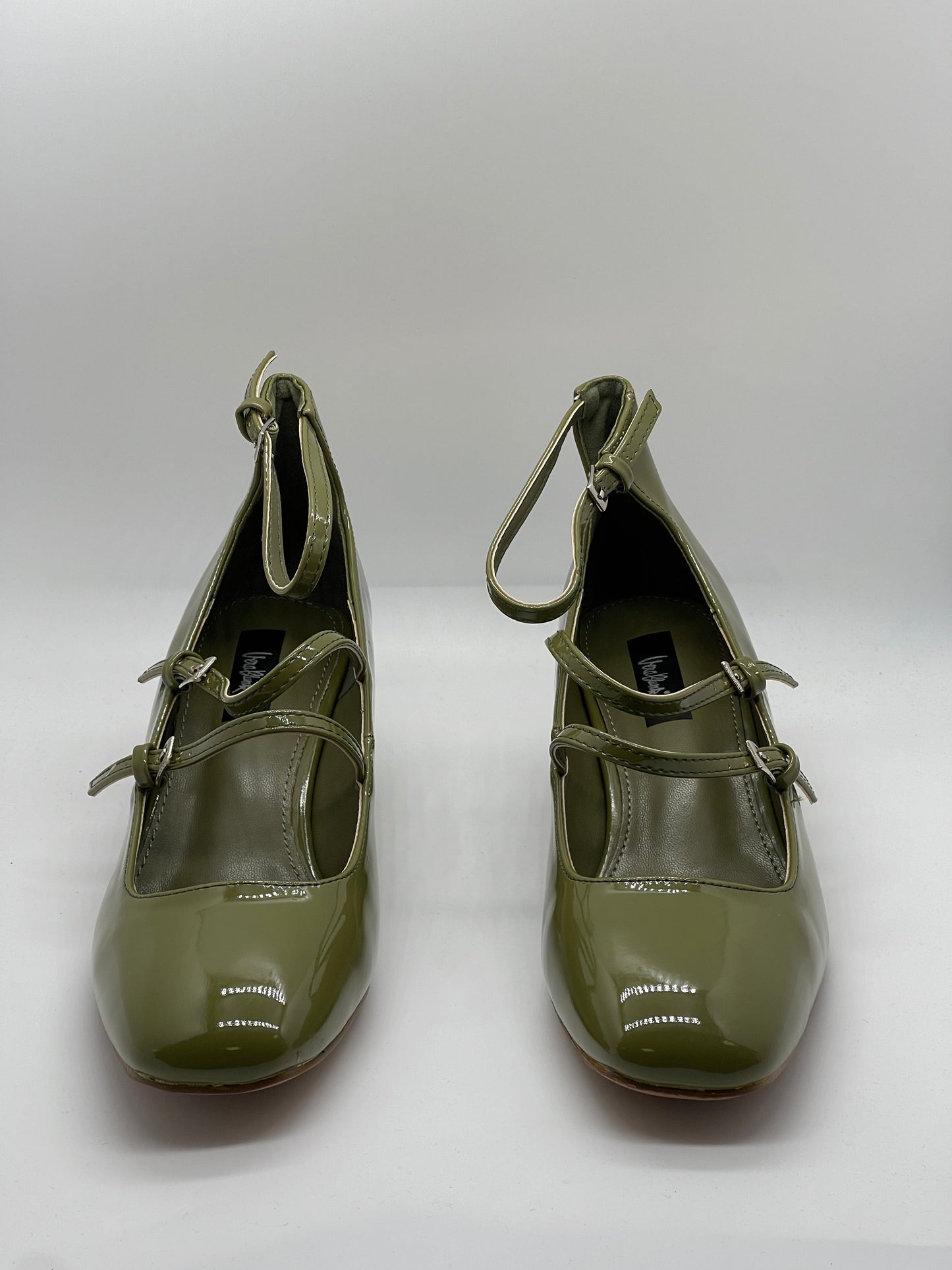 Guendalina – Scarpe Con Tacco E Fibbie Per Un Look Sofisticato