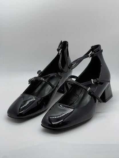 Guendalina – Scarpe Con Tacco E Fibbie Per Un Look Sofisticato