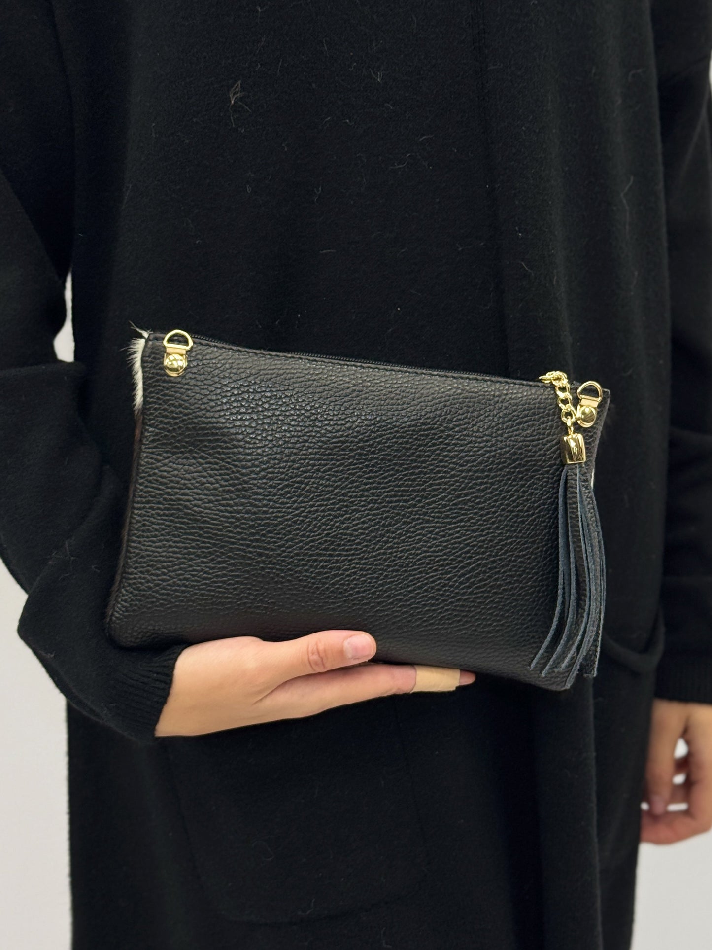 Dora – Pochette Media Elegante Con Rifiniture Di Pregio