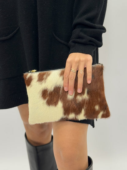 Dora – Pochette Media Elegante Con Rifiniture Di Pregio