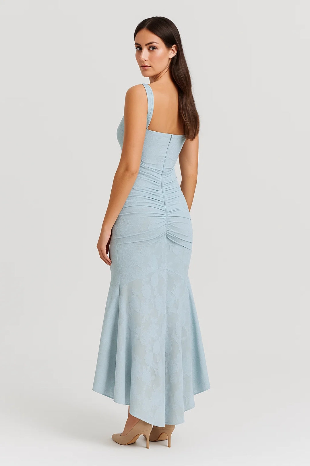 Katerina – Abito Asimmetrico Jacquard Floreale con Drappeggio Azzurro