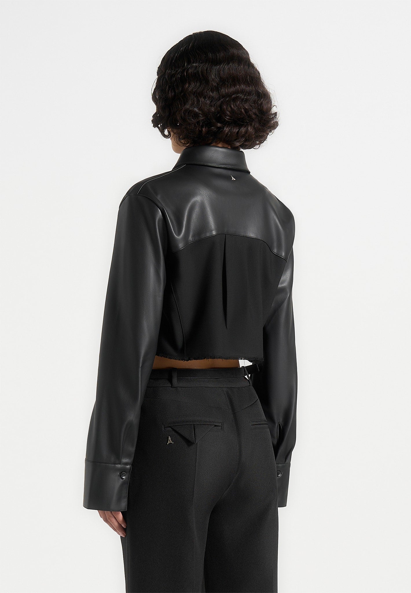 Roberta - Camicia corta donna contrasto nero moderna