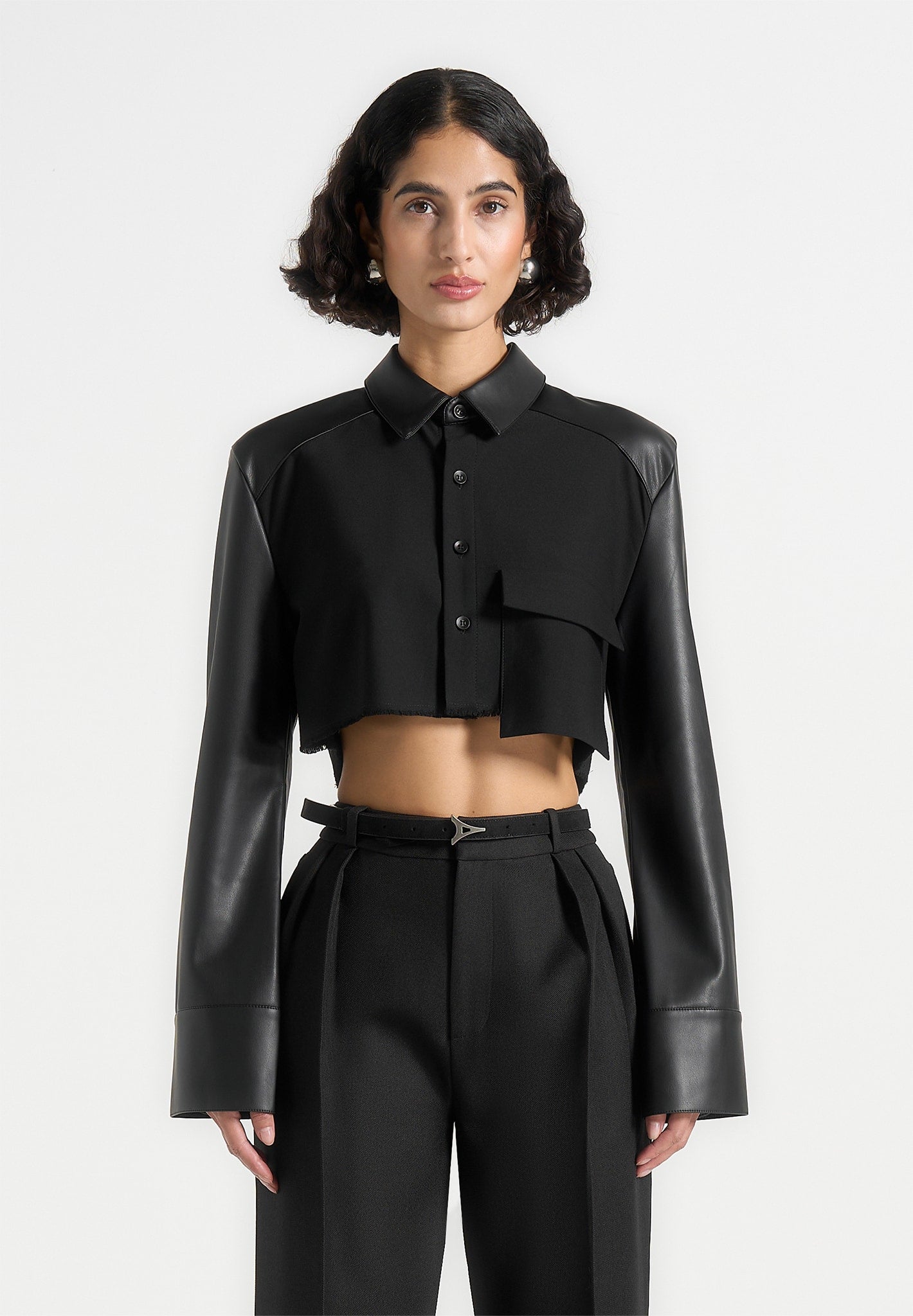 Roberta - Camicia corta donna contrasto nero moderna