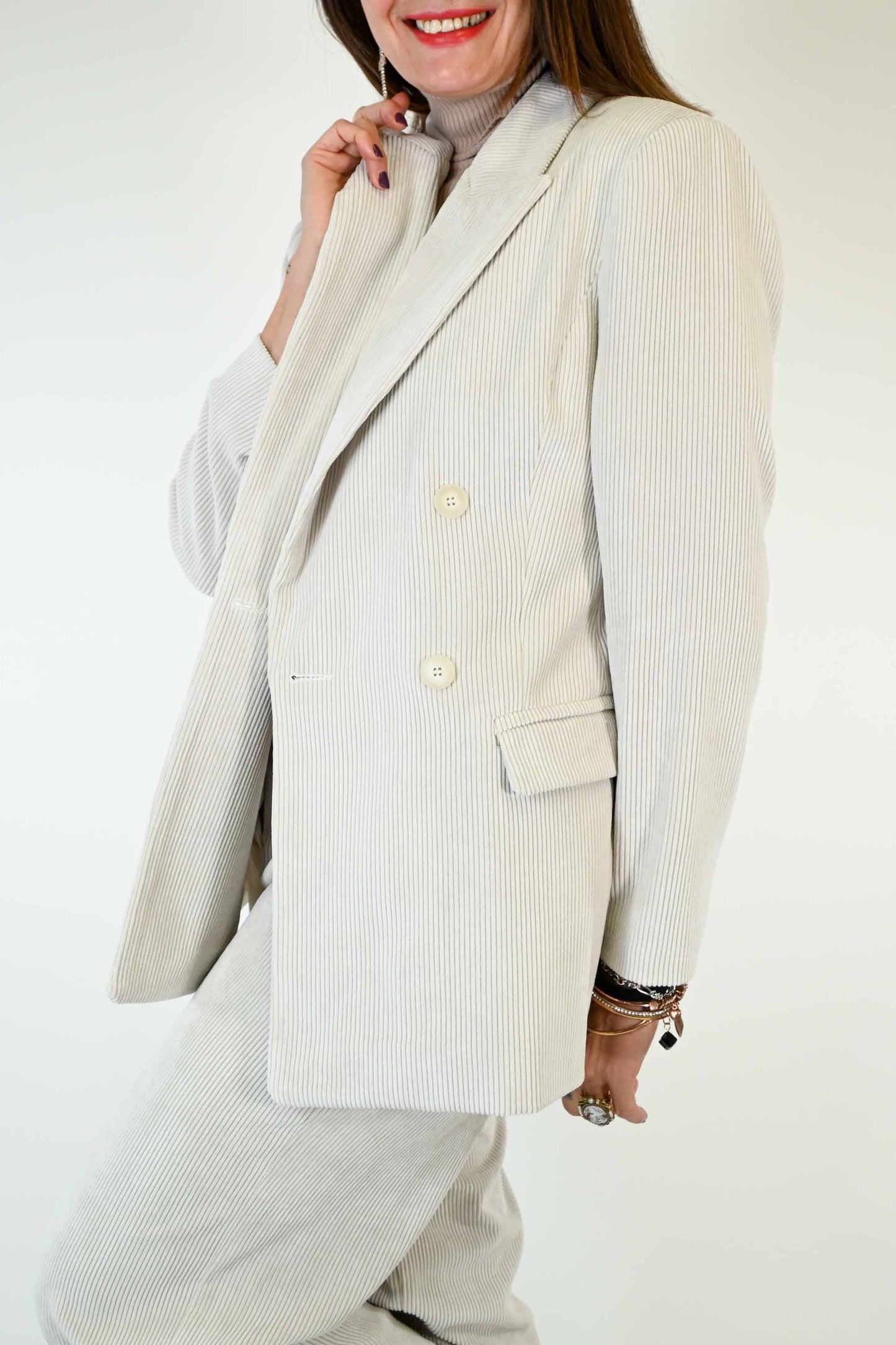 Valborg – Elegante Giacca Doppiopetto Panna Donna