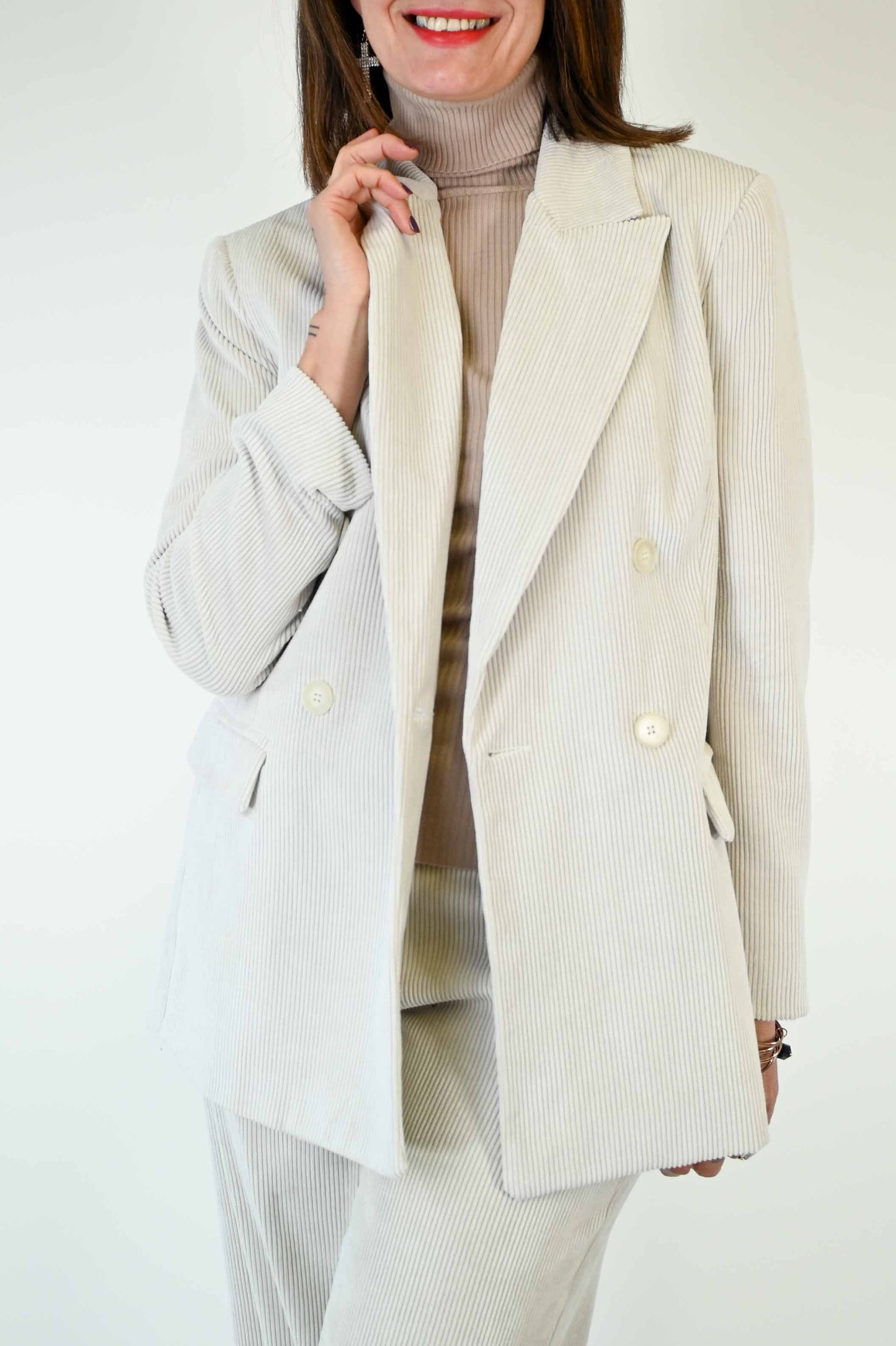 Valborg – Elegante Giacca Doppiopetto Panna Donna