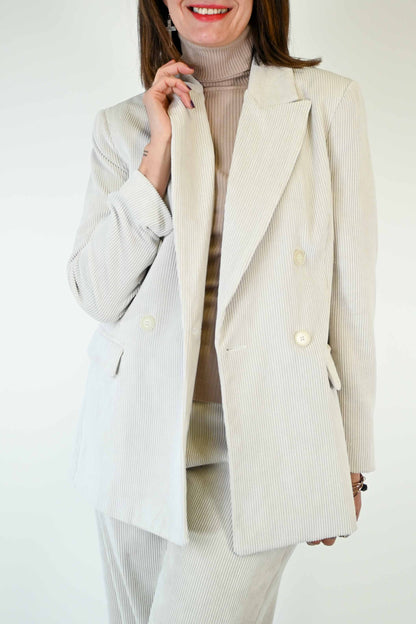 Valborg – Elegante Giacca Doppiopetto Panna Donna