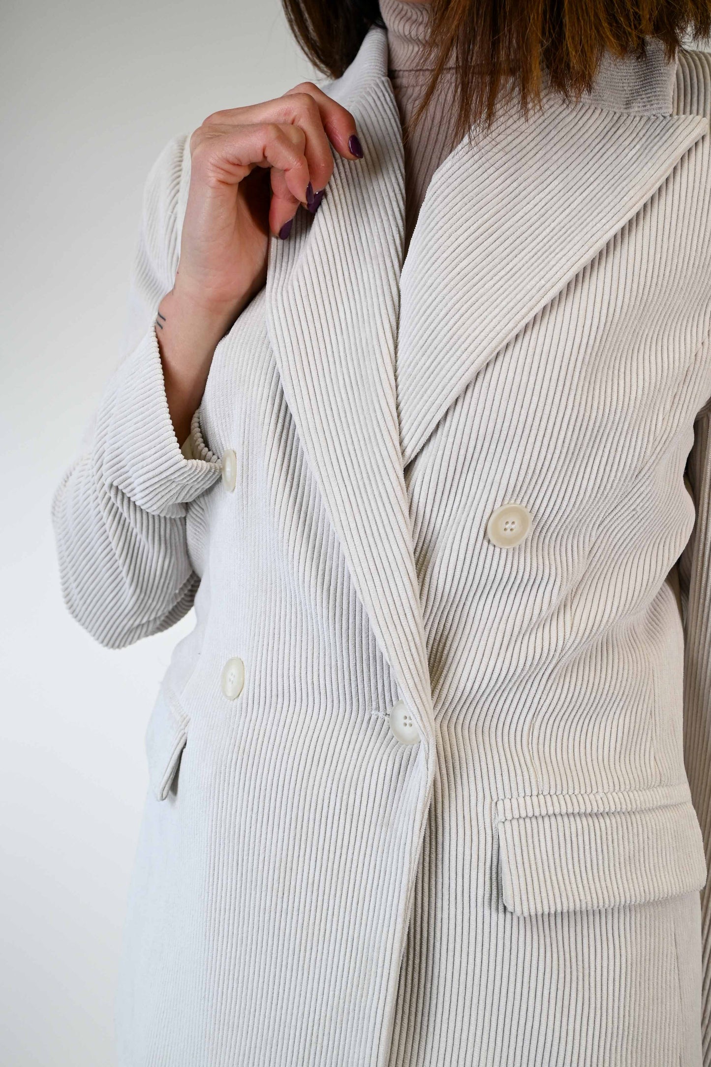 Valborg – Elegante Giacca Doppiopetto Panna Donna