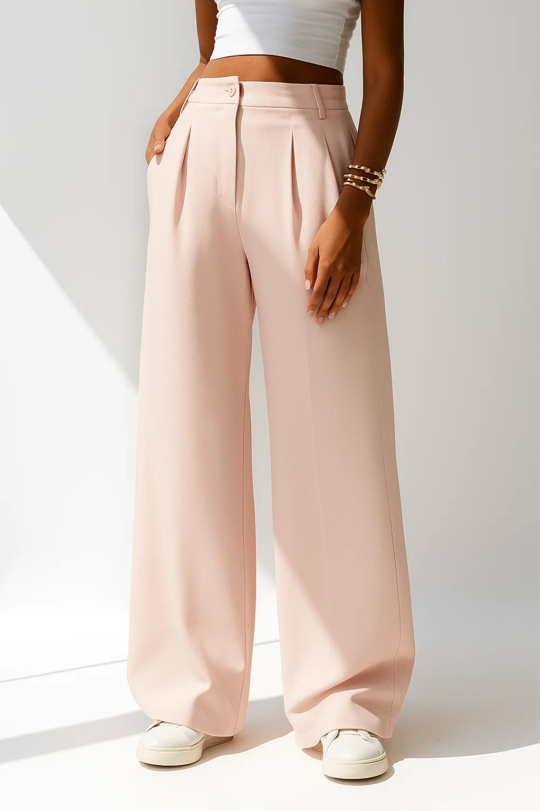Debora – Pantaloni Ampi Con Pinces Dalla Linea Strutturata