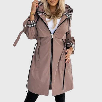 Diletta – Giacca Con Zip Frontale E Taglio Moderno