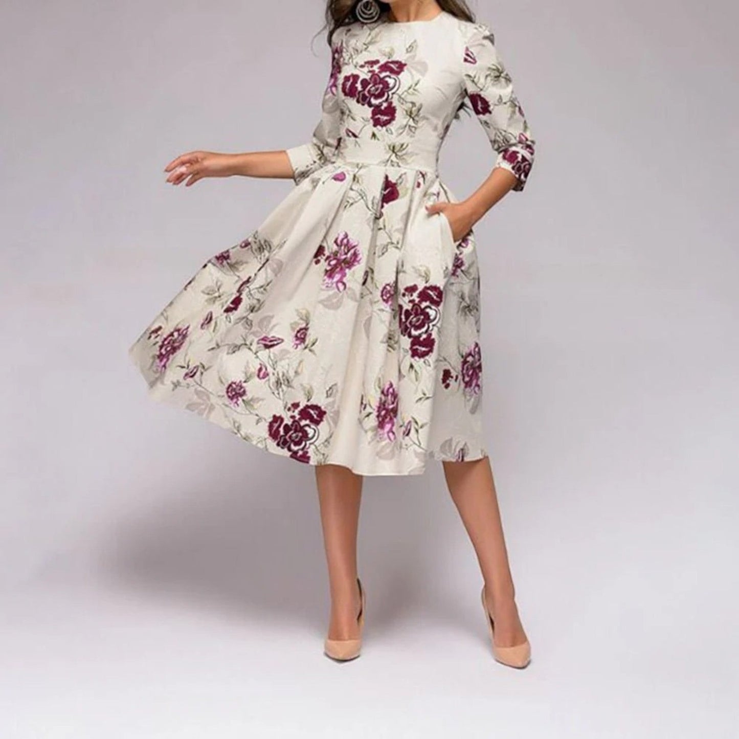 Pia – Abito Midi Con Scollo Rotondo E Fantasia Floreale Ricercata