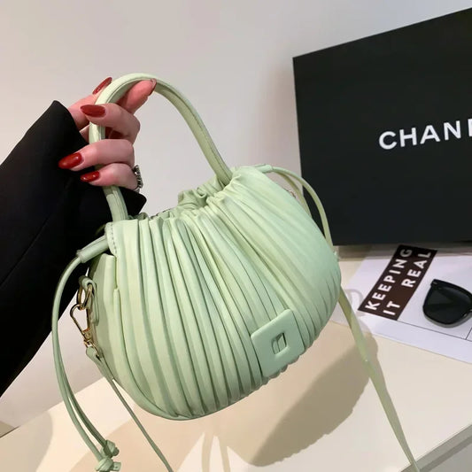 Domitilla – Elegante Borsa A Secchiello Per Uno Stile Sofisticato