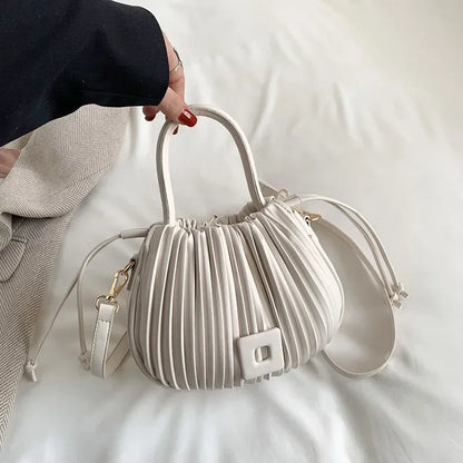 Domitilla – Elegante Borsa A Secchiello Per Uno Stile Sofisticato