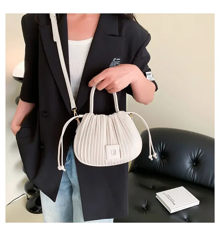 Domitilla – Elegante Borsa A Secchiello Per Uno Stile Sofisticato