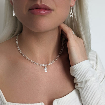 Romina – Orecchini Pendenti Margherita Argento Sterling Stile Barbiecore