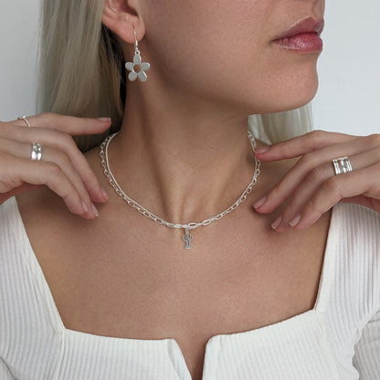 Romina – Orecchini Pendenti Margherita Argento Sterling Stile Barbiecore
