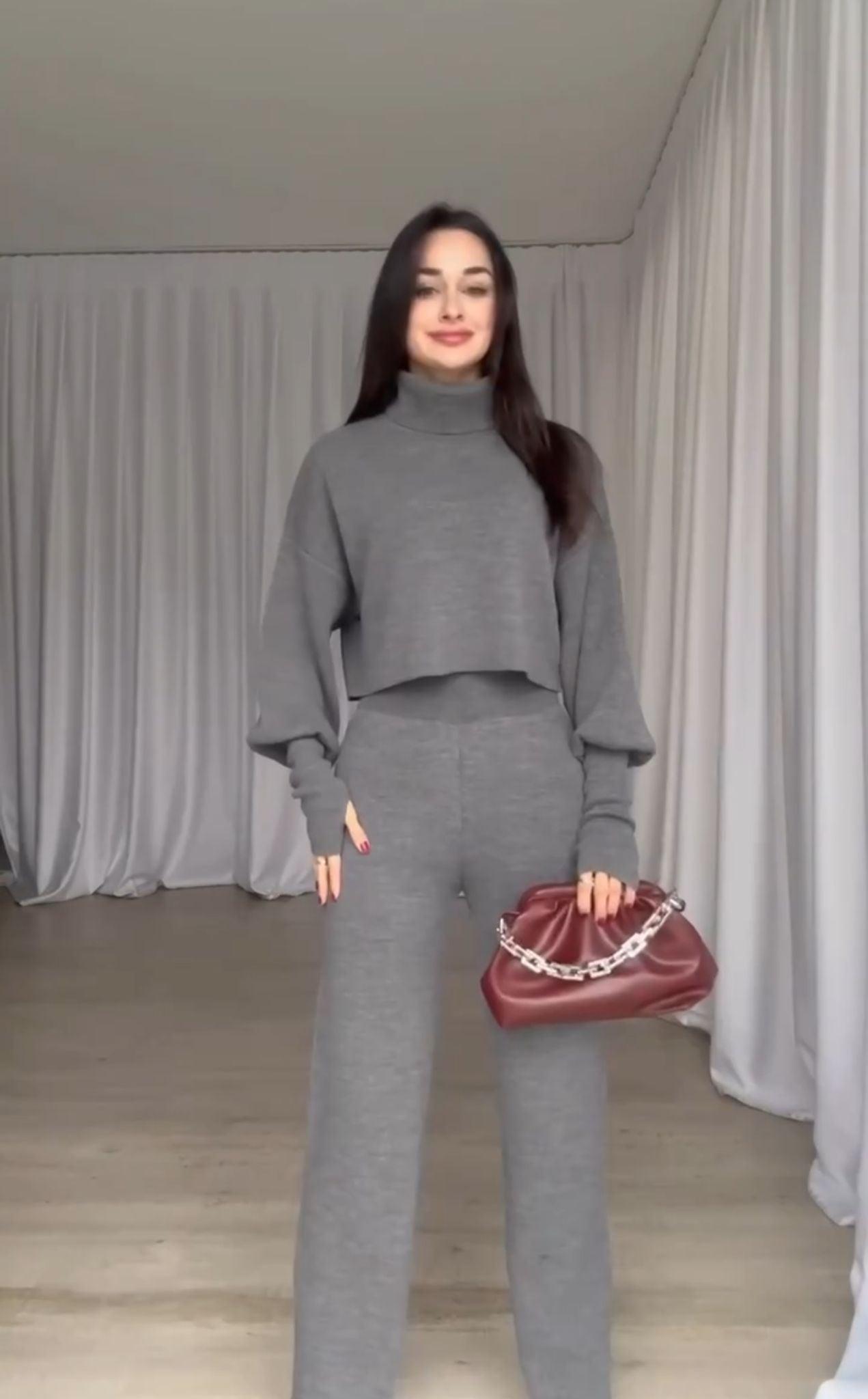 Siriana - Coordinato dolcevita e pantalone svasato donna NERO