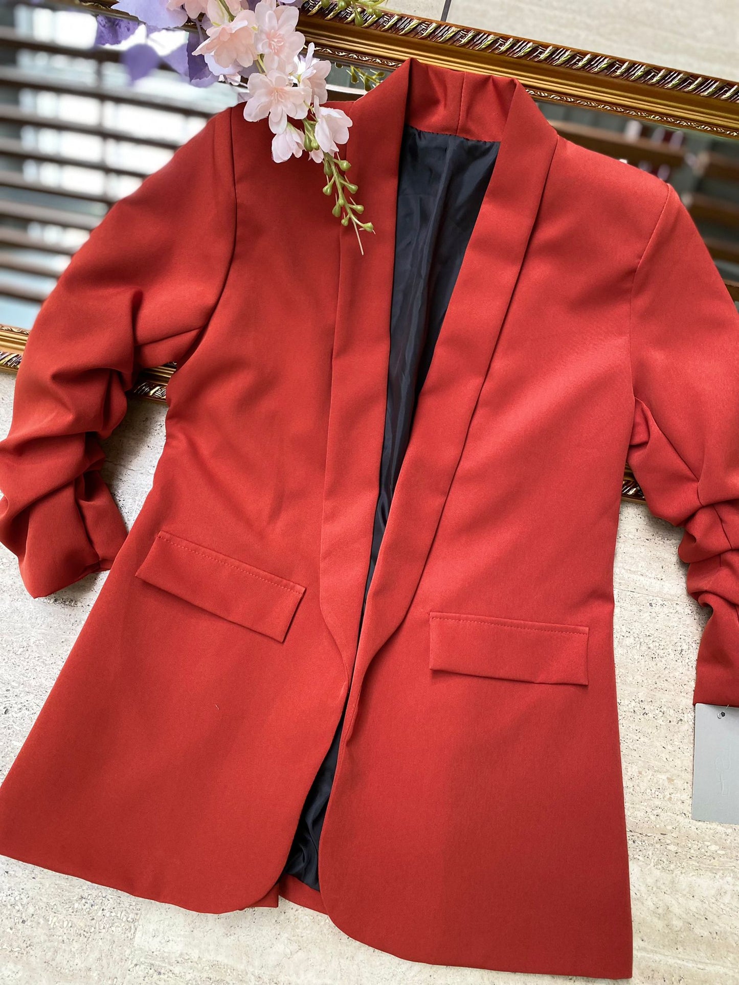 Janira - Blazer elegante da donna con maniche arrotolate