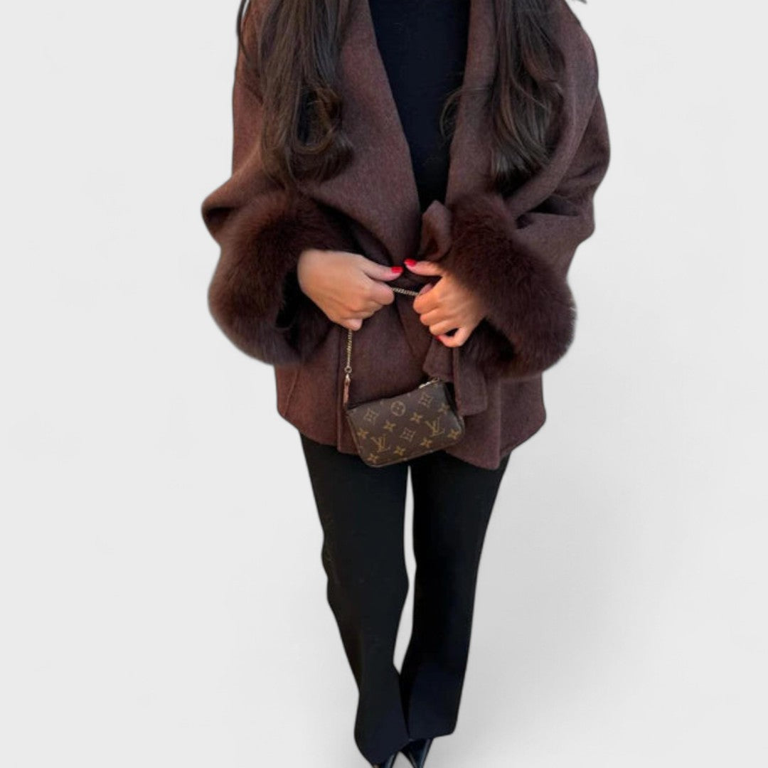 Greta – Cappotto Elegante Con Dettagli Raffinati