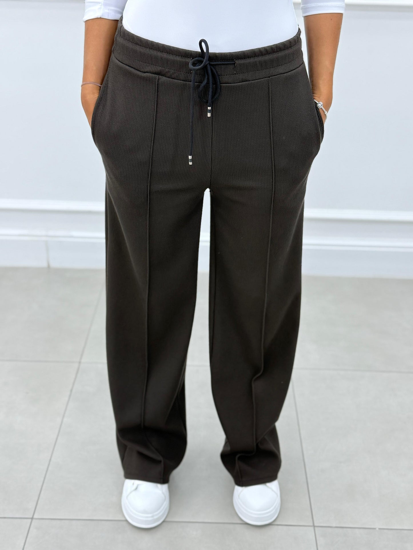 Neria - Coord-Set Ease