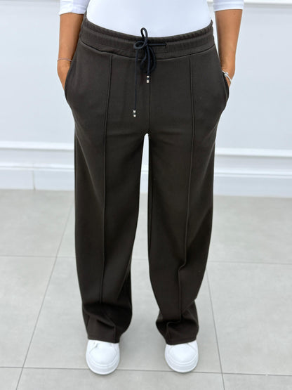 Neria - Coord-Set Ease