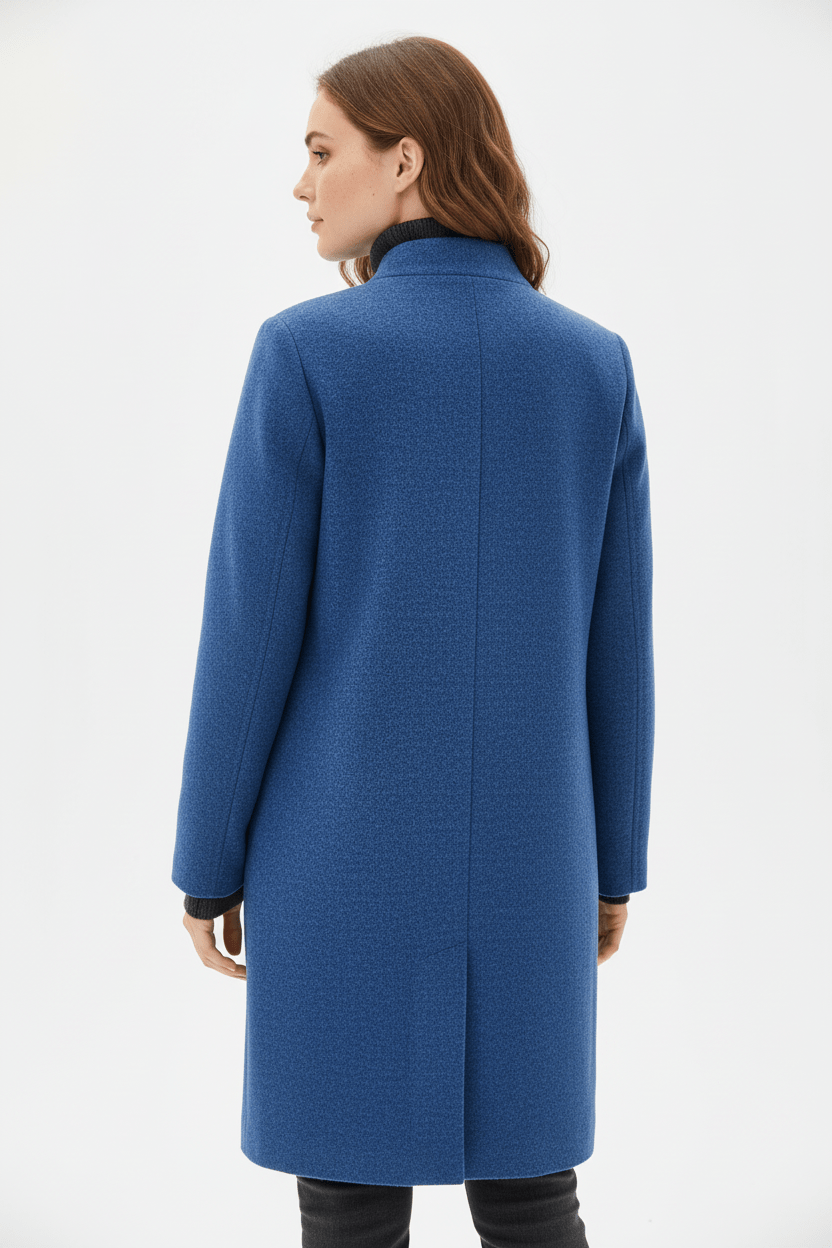 Silvia – Cappotto Strutturato Con Collo Alto E Abbottonatura Frontale