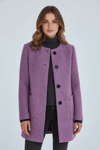 Silvia – Cappotto Strutturato Con Collo Alto E Abbottonatura Frontale
