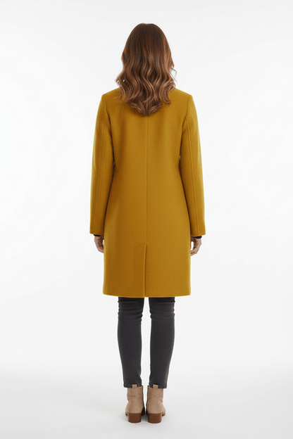 Silvia – Cappotto Strutturato Con Collo Alto E Abbottonatura Frontale