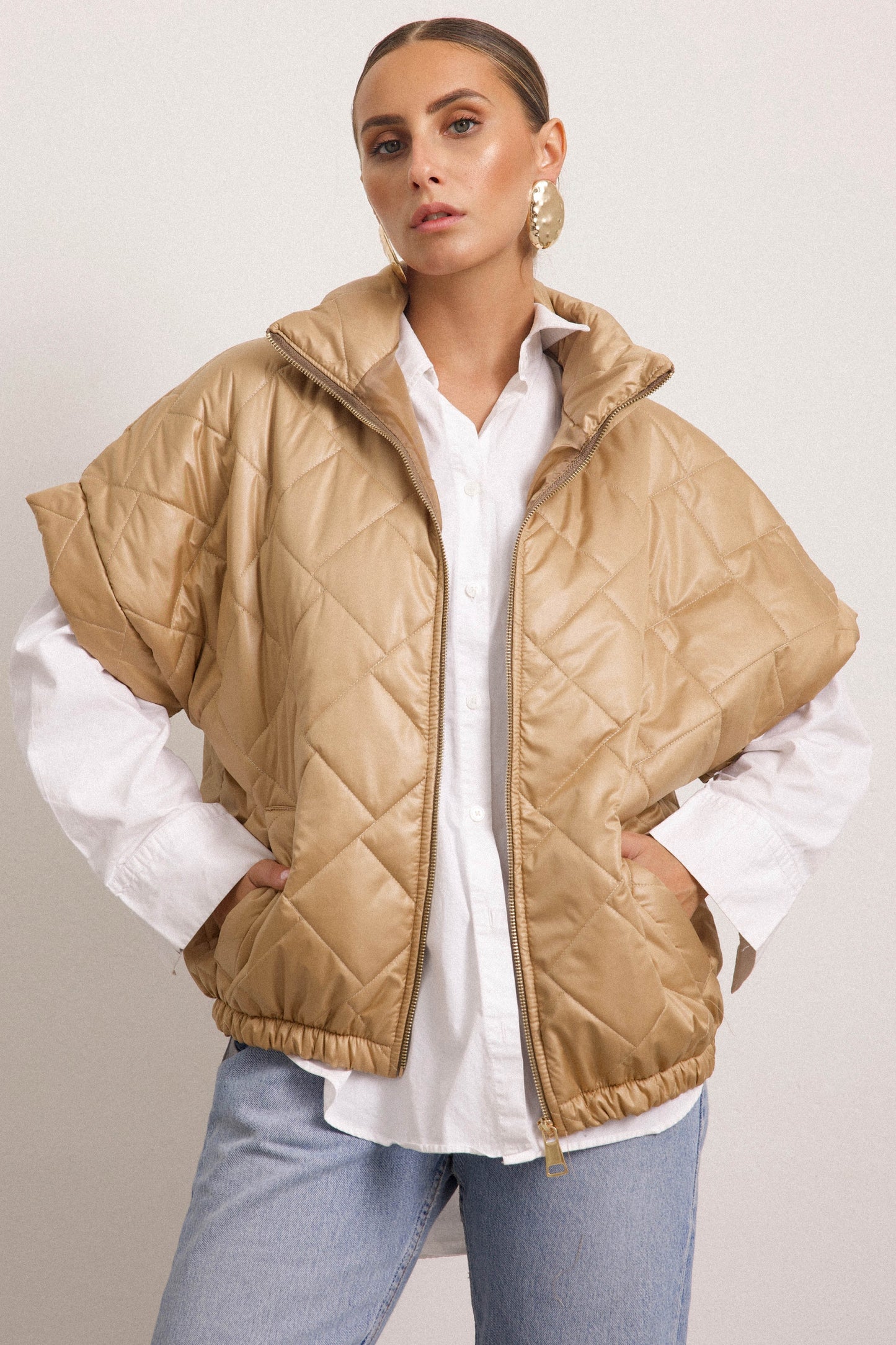 Adrianna - Maglia Collo Alto Manica Corta Elegante