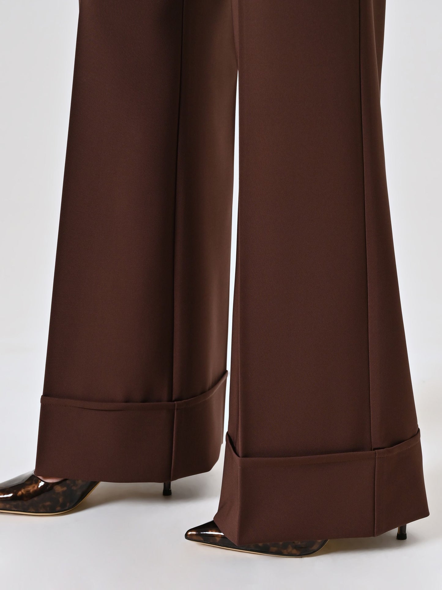 Quinella - Pantaloni Ampi Marrone Cioccolato Maxi Risvolto Donna