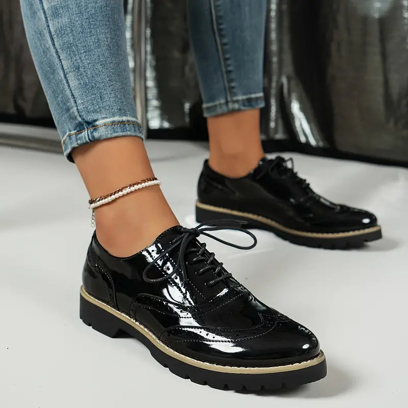 Letizia – Scarpe Alla Moda Con Esclusivi Dettagli Intagliati