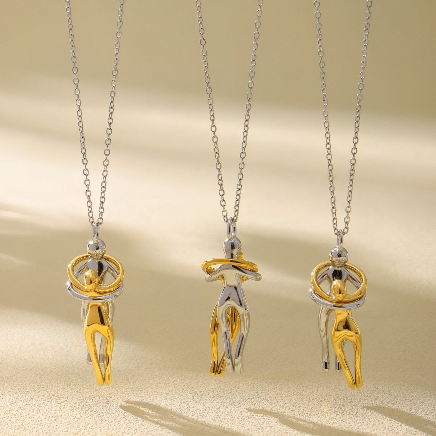Alessa - Collana Coppia Abbracciata Bicolore Oro Argento Donna