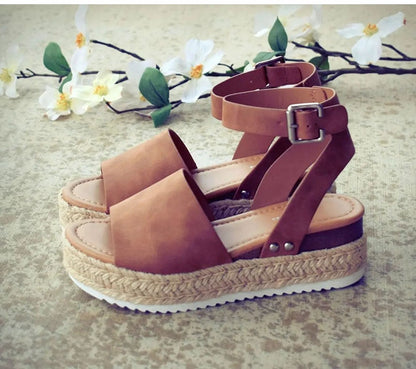 Selene – Sandali Platform Chic E Versatili Per Un Look Moderno