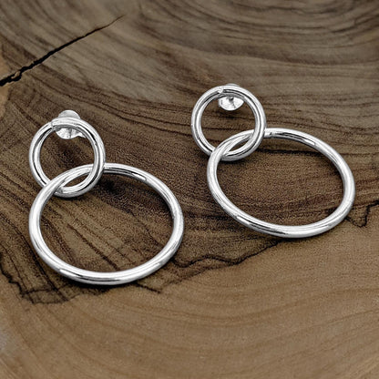 Fiorella – Orecchini Pendenti Cerchi Intrecciati Argento Sterling Doppio Hoop