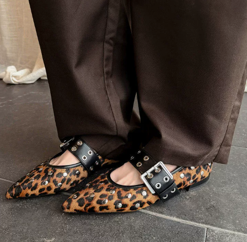 Giada – Scarpe Basse Con Dettagli Metallici Di Tendenza