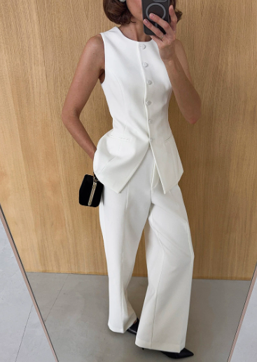 Iolanda – Completo Senza Maniche Con Pantaloni A Gamba Larga Di Classe