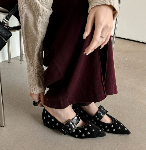 Giada – Scarpe Basse Con Dettagli Metallici Di Tendenza