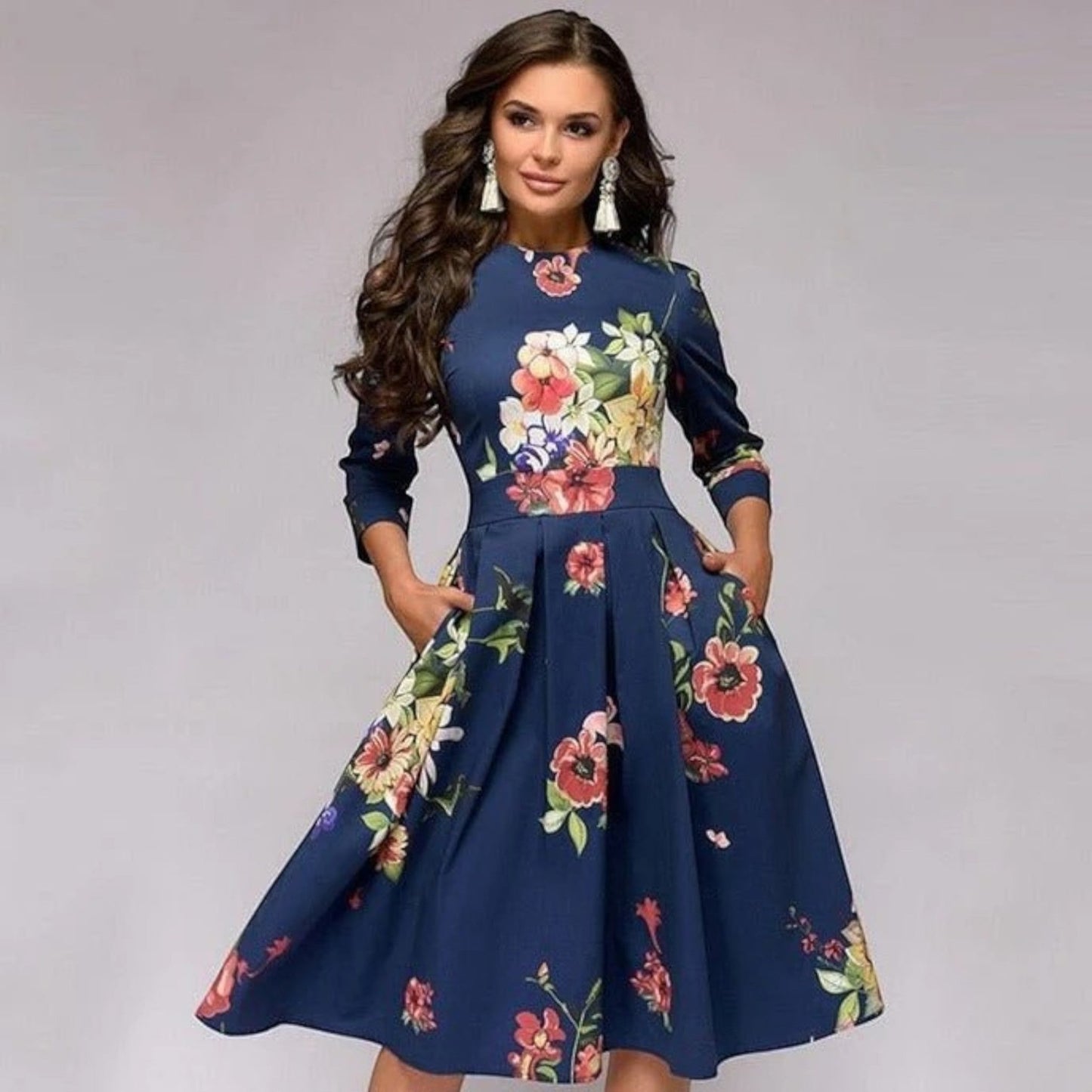 Pia – Abito Midi Con Scollo Rotondo E Fantasia Floreale Ricercata