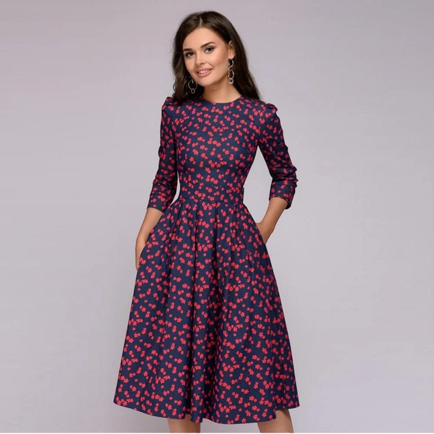 Pia – Abito Midi Con Scollo Rotondo E Fantasia Floreale Ricercata