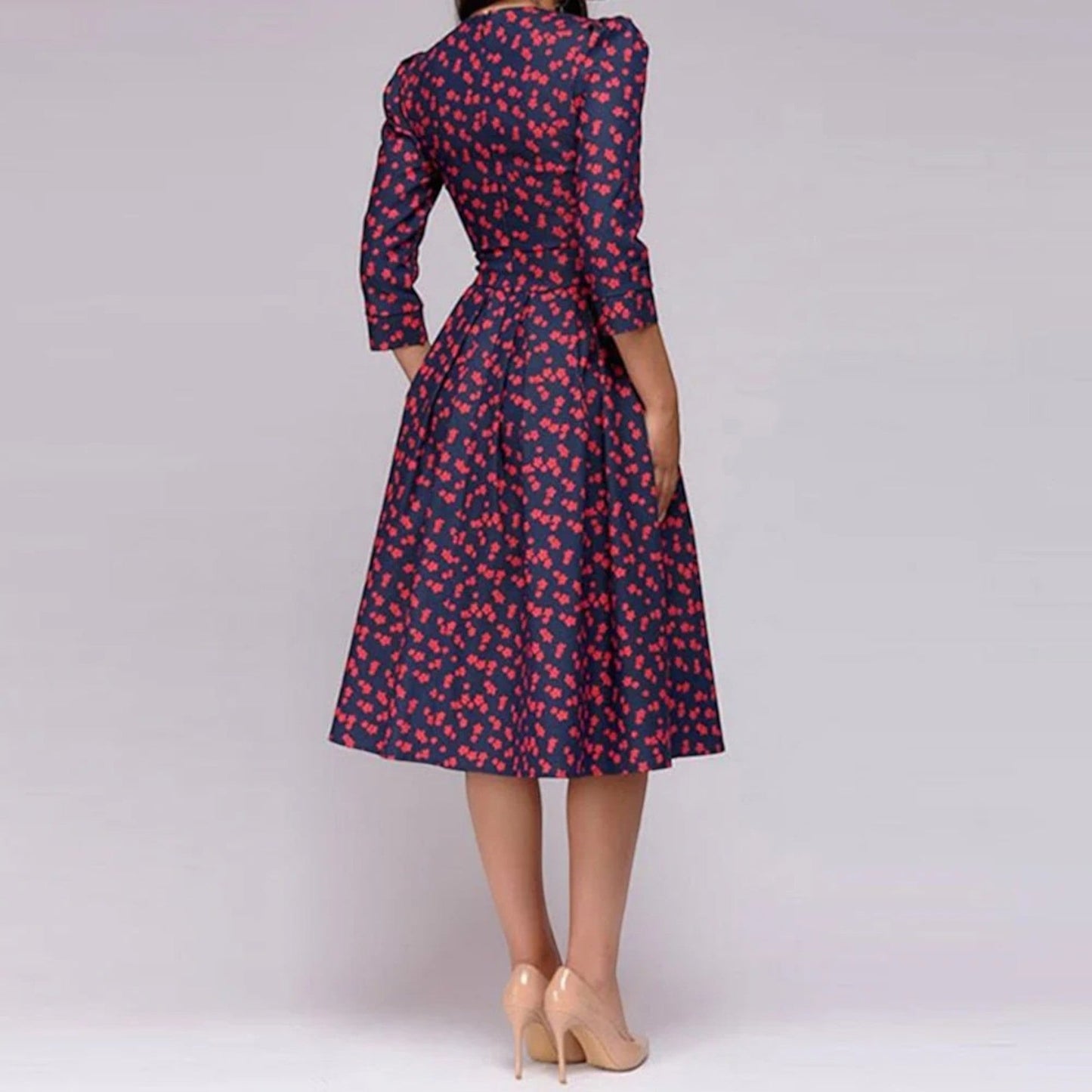 Pia – Abito Midi Con Scollo Rotondo E Fantasia Floreale Ricercata
