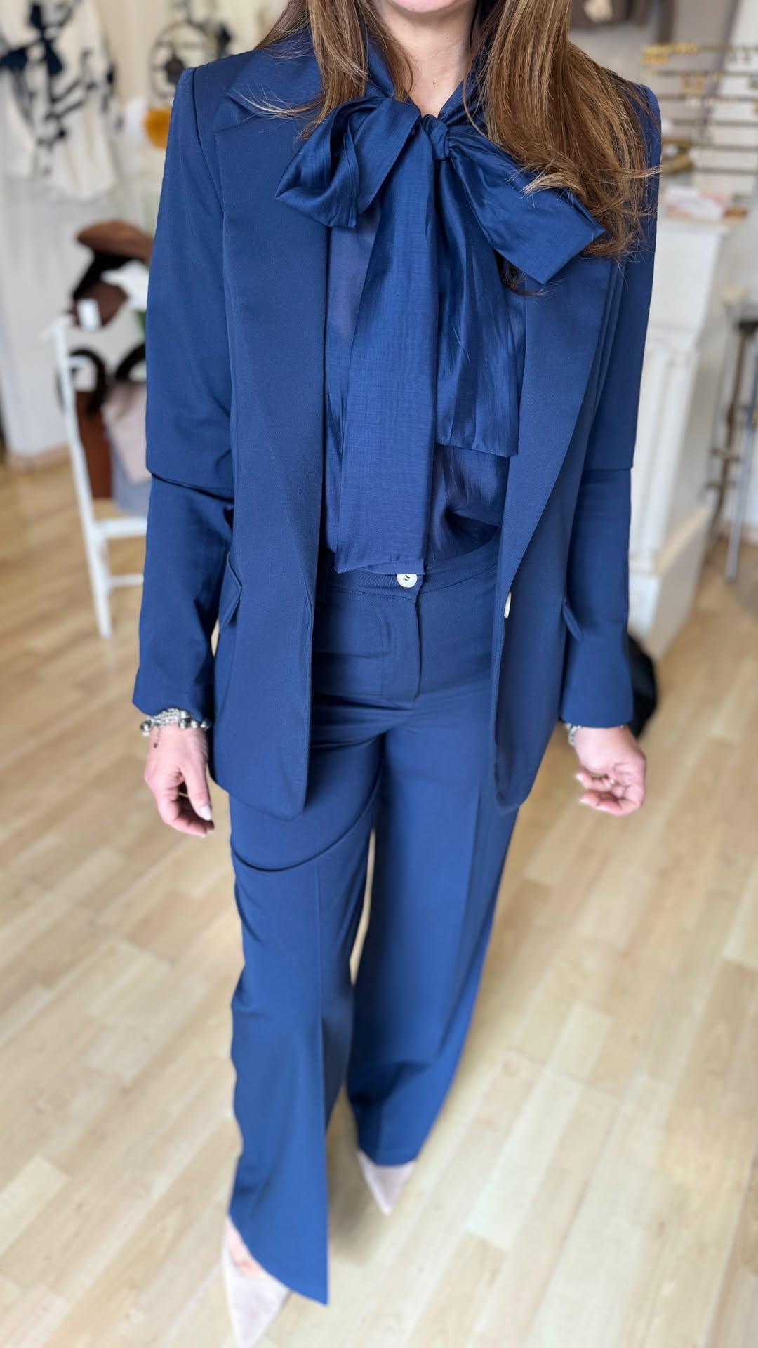 Incoronata - Tailleur Chic Donna Elegante Sartoriale Moderno